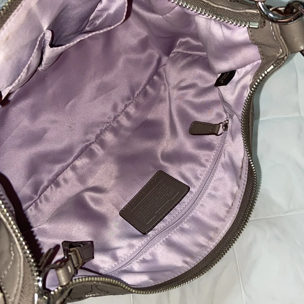 Like new Coach Y2K Signature Hobo Leather Metallic Stitched Signature F19415